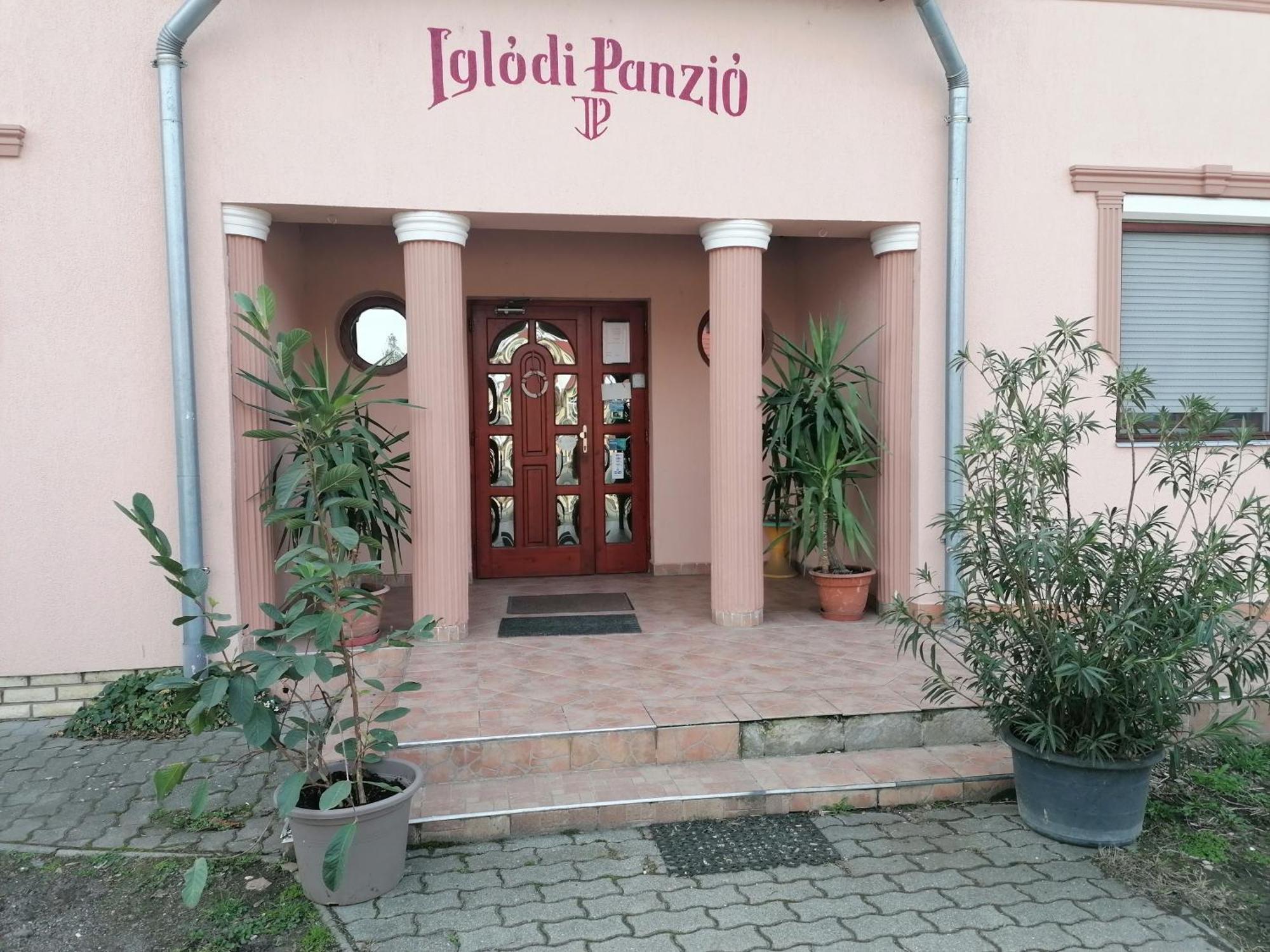 Iglodi Panzio Hotel Kunszentmárton Exterior foto
