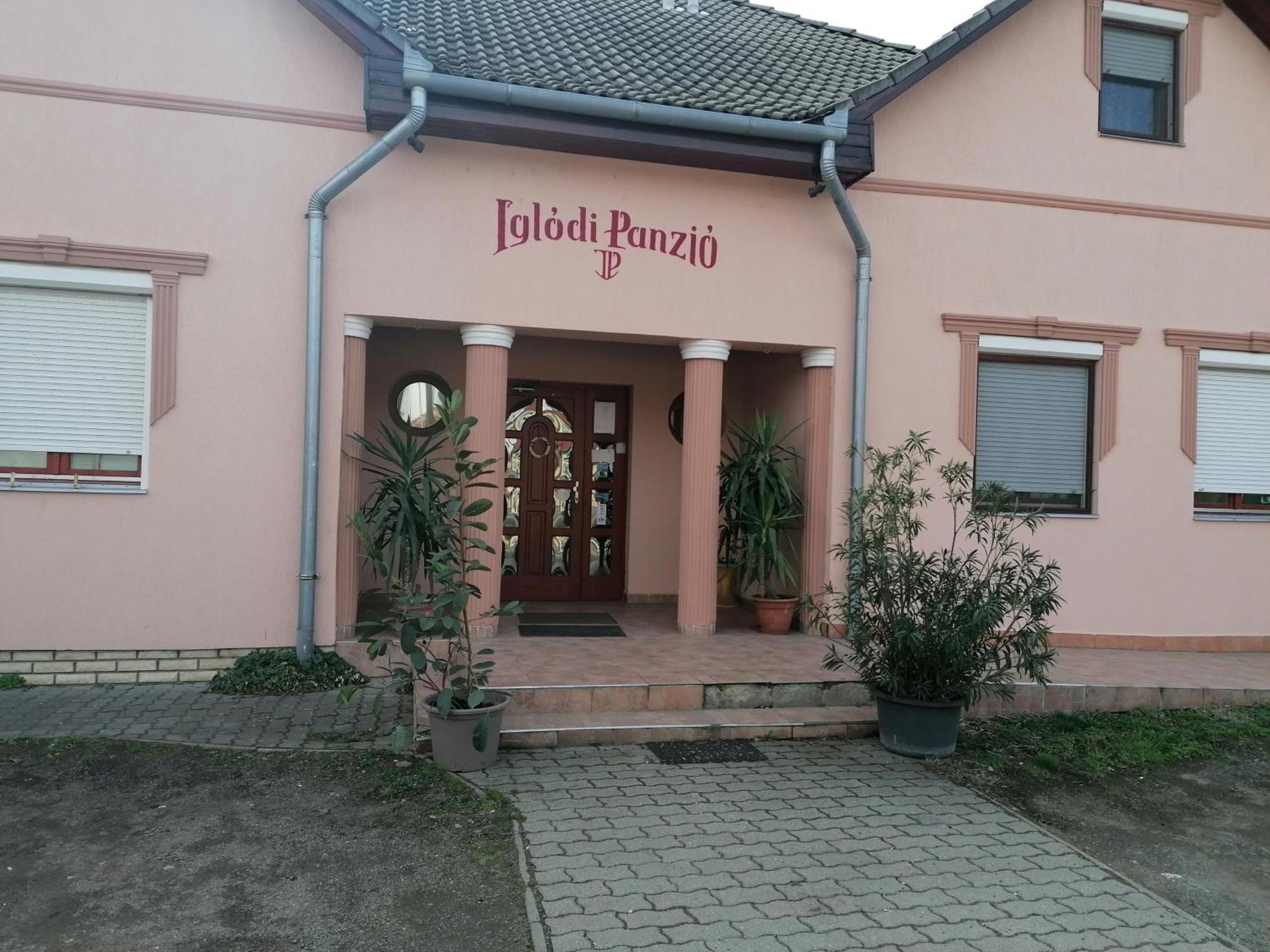 Iglodi Panzio Hotel Kunszentmárton Exterior foto
