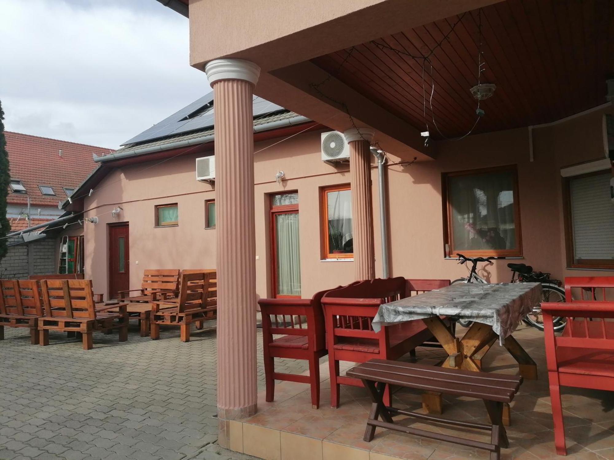 Iglodi Panzio Hotel Kunszentmárton Exterior foto
