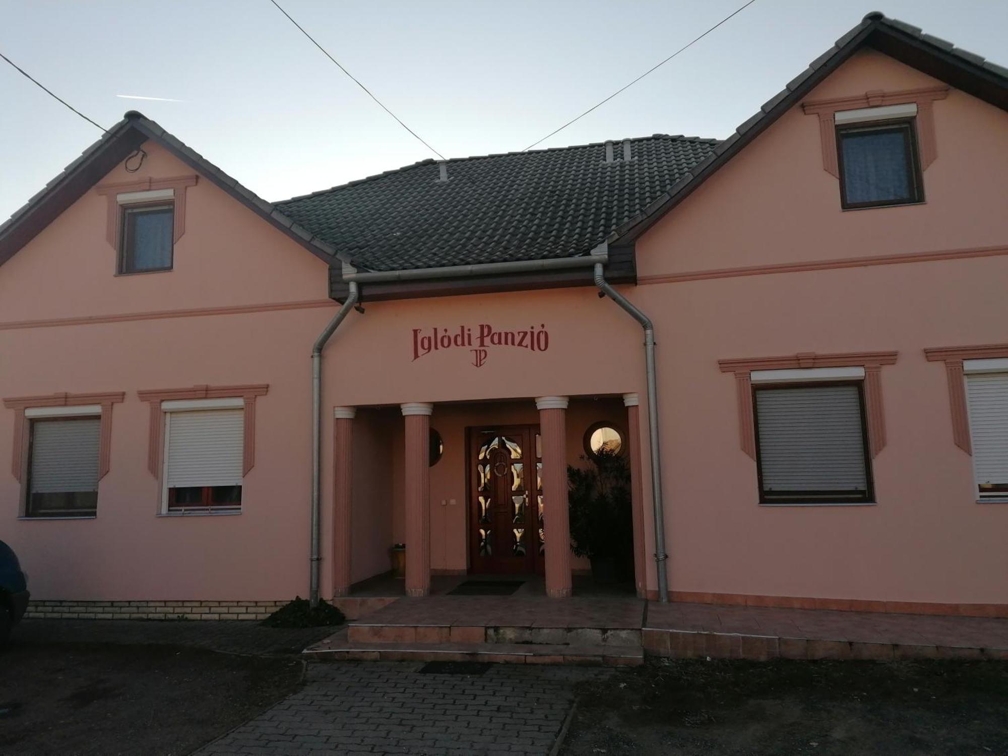 Iglodi Panzio Hotel Kunszentmárton Exterior foto